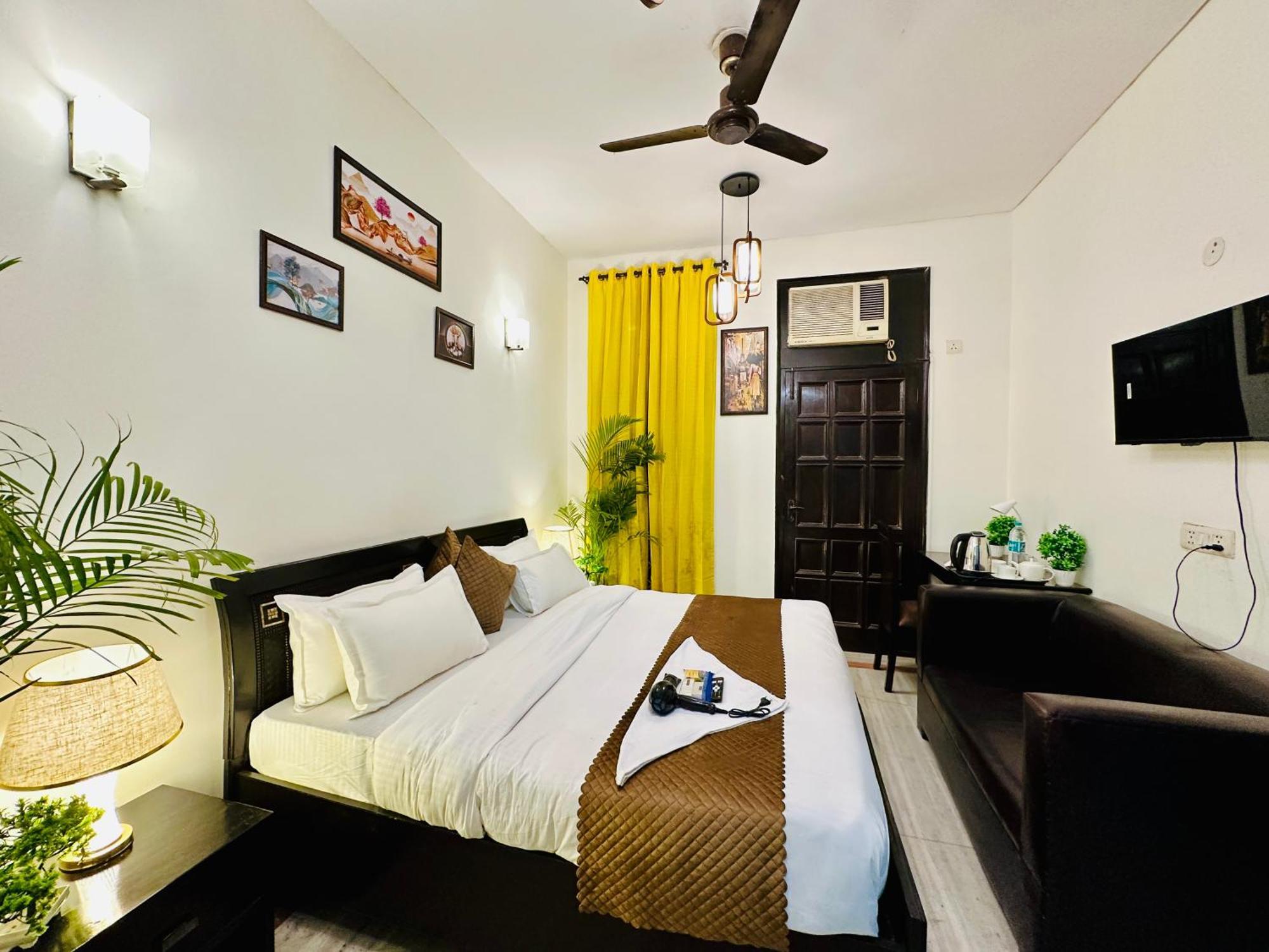 The White Scent-Near Noida Sector 18 Metro Hotel Exterior foto