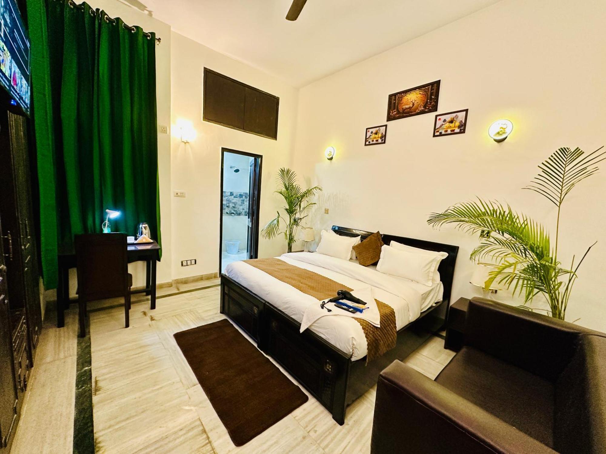The White Scent-Near Noida Sector 18 Metro Hotel Exterior foto